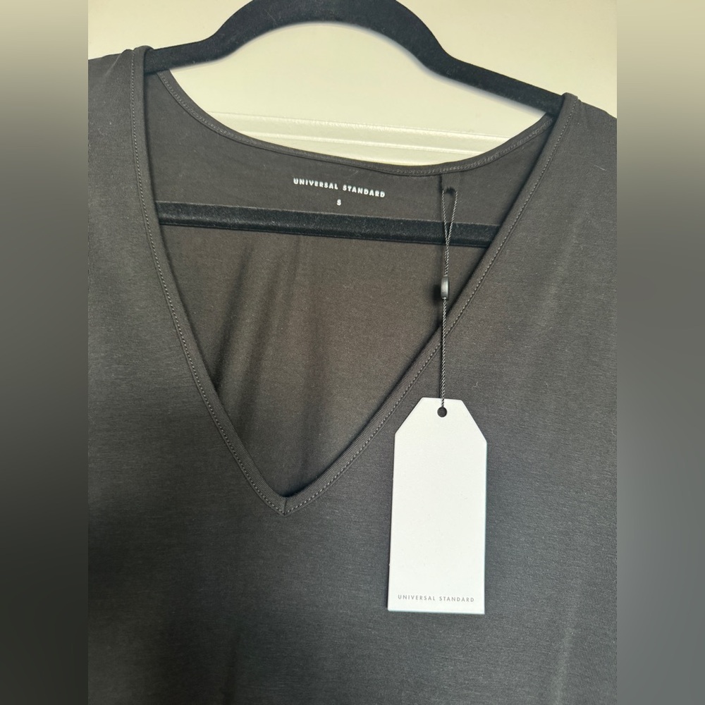 NWT! | UNIVERSAL STANDARD Iconic Geneva V-Neck Short Sleeve Dress Black S/14-16 - Picture 6 of 12